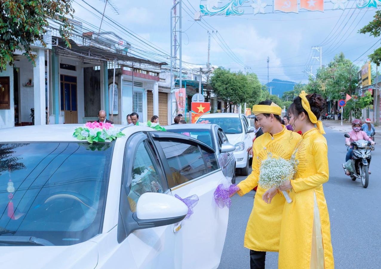 Khach San Son Ha Hotell Kon Tum Exteriör bild