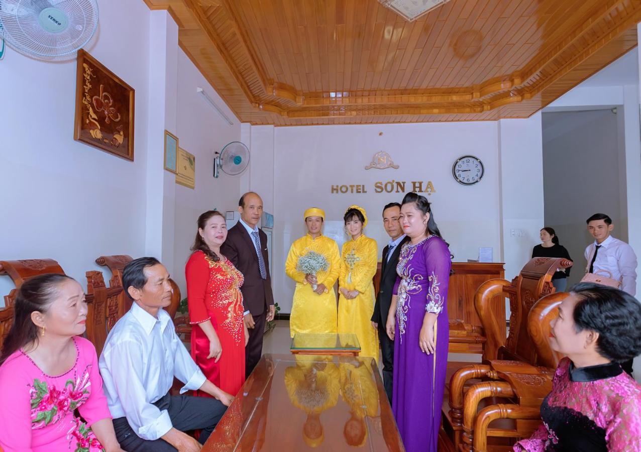 Khach San Son Ha Hotell Kon Tum Exteriör bild