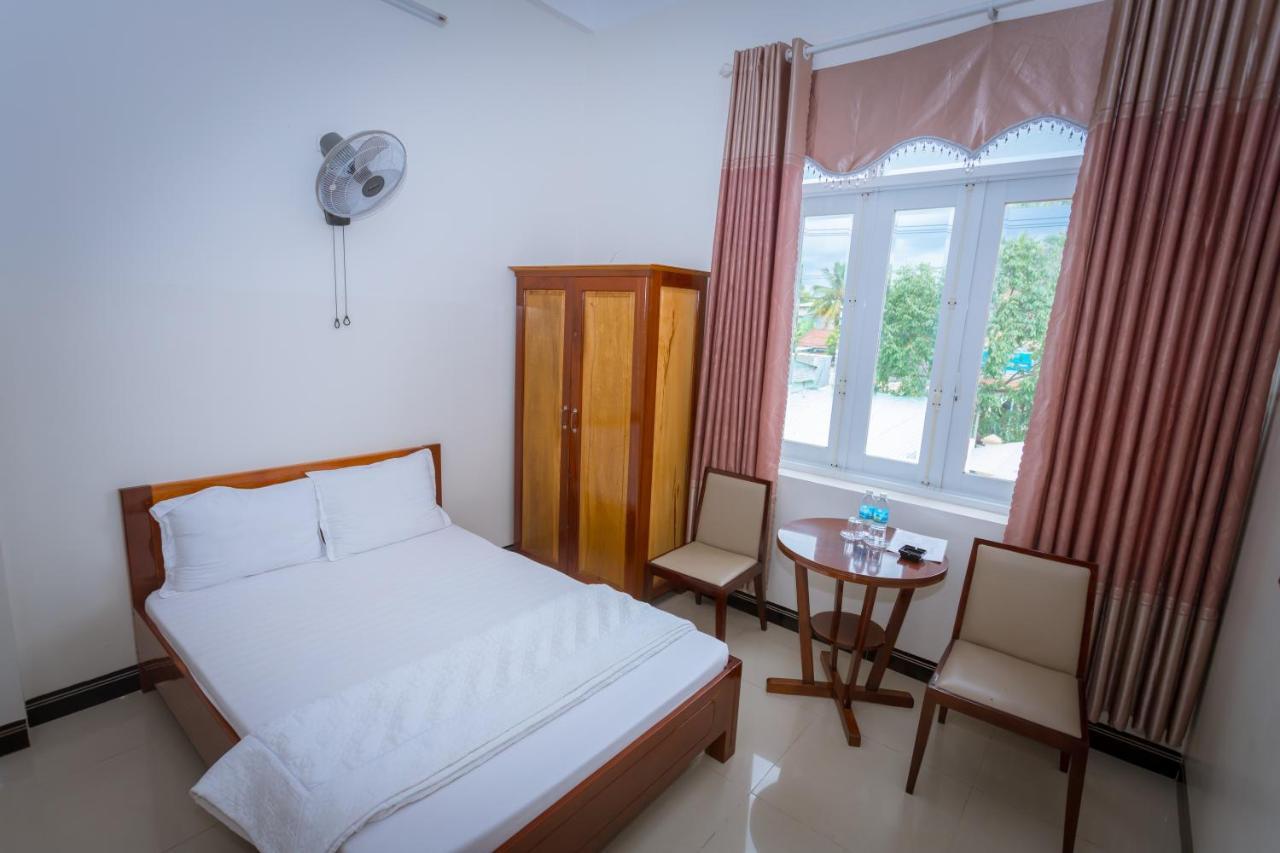 Khach San Son Ha Hotell Kon Tum Exteriör bild